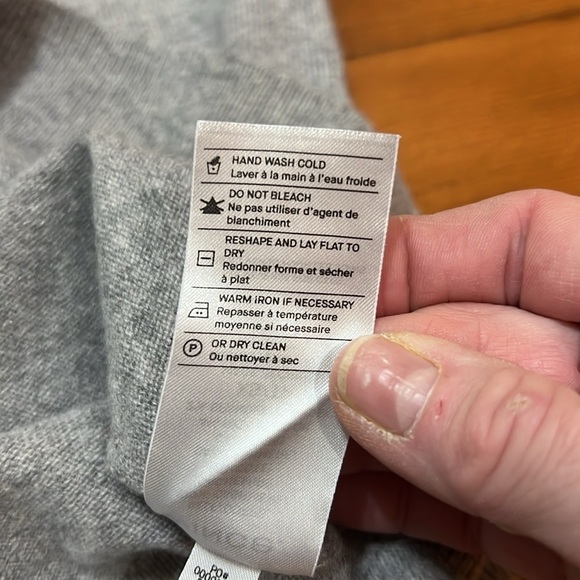 Vince V-Neck Gray Cashmere Long Sleeve Sweater Size XS - Picture 9 of 10